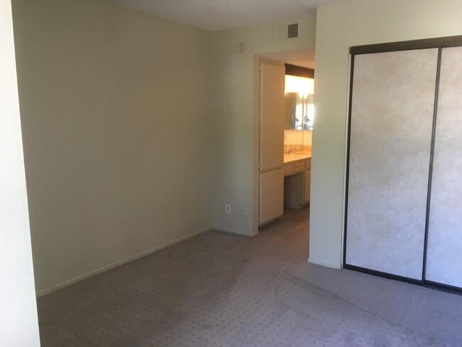 Photo - 22100 Burbank Blvd Condo Unit 100
