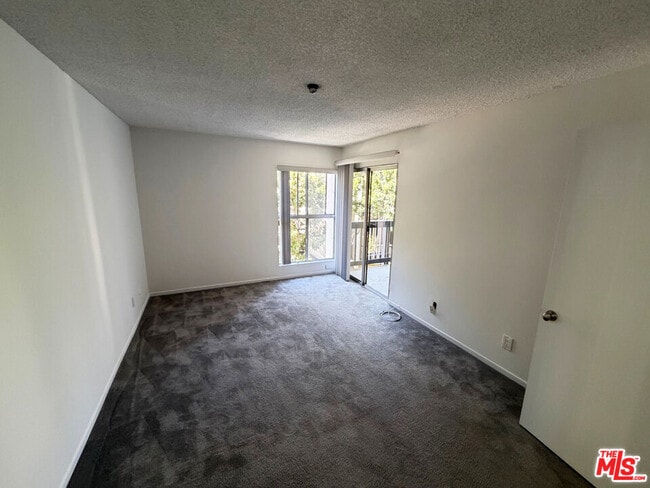 Photo - 4207 Raintree Cir