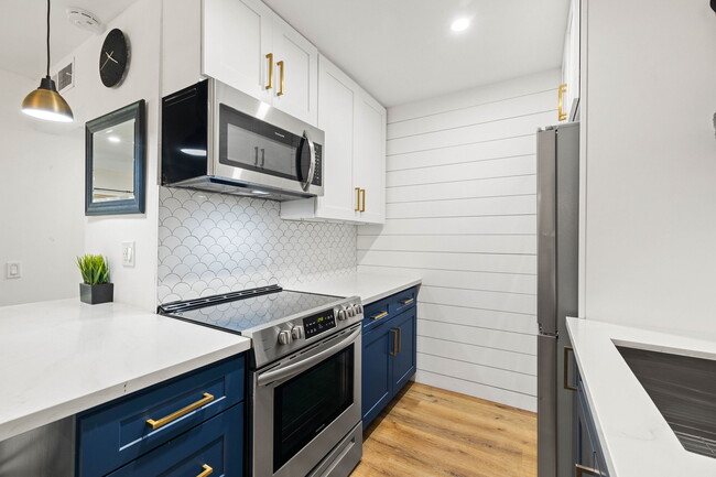 Photo - 6314 Friars Rd Unit 102