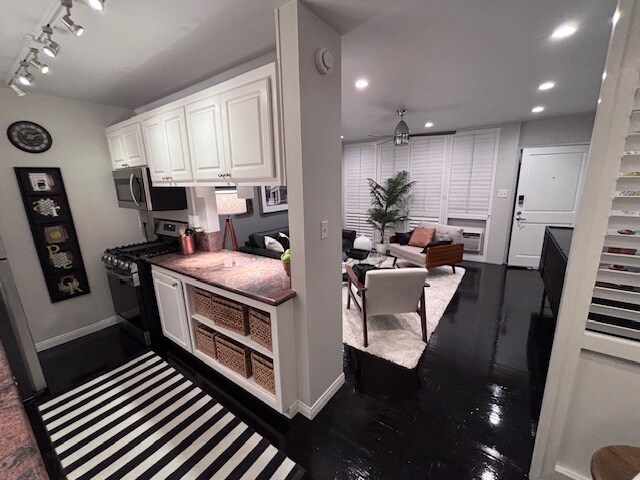 Photo - 1255 N HARPER Ave Unit 7