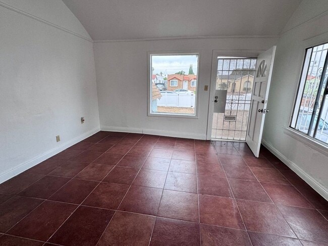 Photo - 540 W 107th St