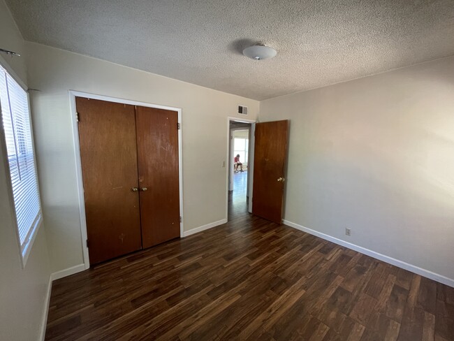 Photo - 4855 Druid St