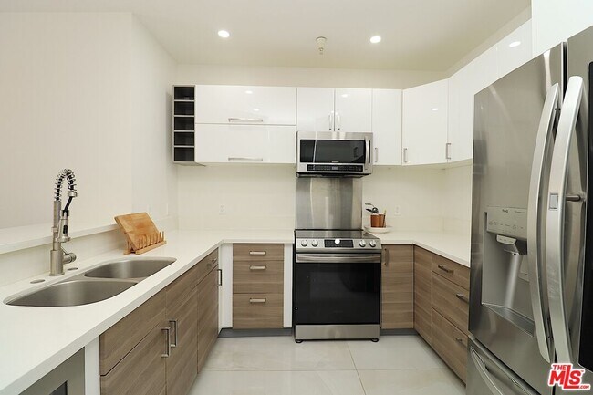 Photo - 625 S Berendo St Unit 310