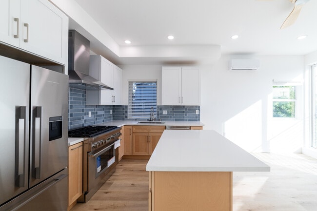 Photo - 4369 Rosewood Ave