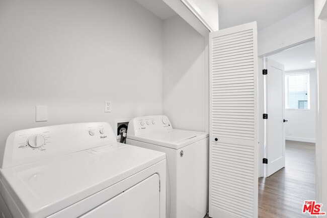 Photo - 1117 S Bronson Ave Unit 11