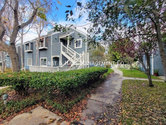 Building Photo - 6020 Bixby Village Dr Unit #73 Rental