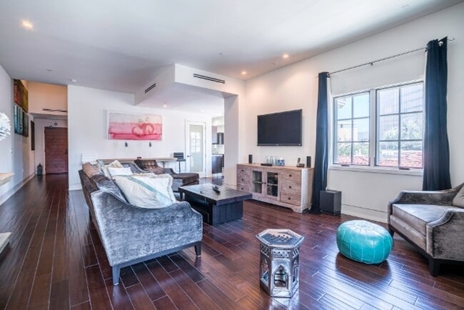 Photo - Stunning Multi-Level Penthouse 2 bed - 2.5 bath in Fabulous Beverly Hills Location Unit 304