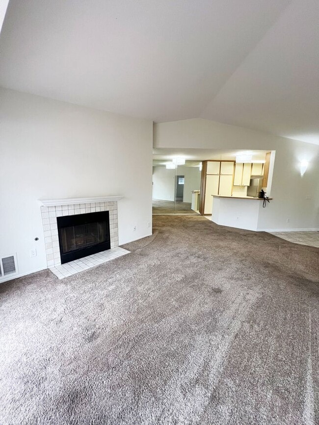 Photo - 2 Bed/2 Bath Third Level Condo at City Scene! Unit 30