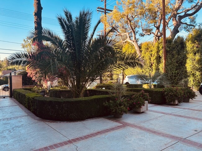 Photo - 23348 Hatteras St Unit 1 bedroom