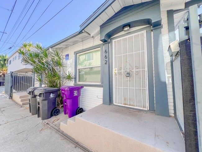 Building Photo - JUNIPERO Unit 662 Rental