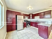 Photo - 1334 E 43rd St House