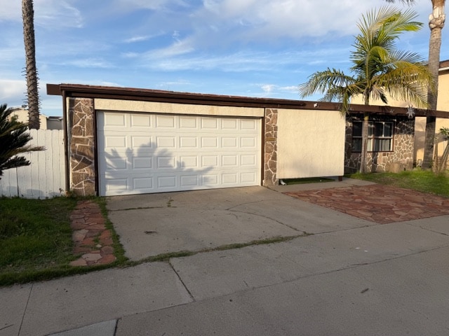 Building Photo - 9076 Walker Ct