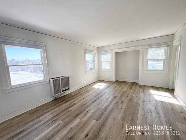 Photo - 646 Ocean Park Blvd