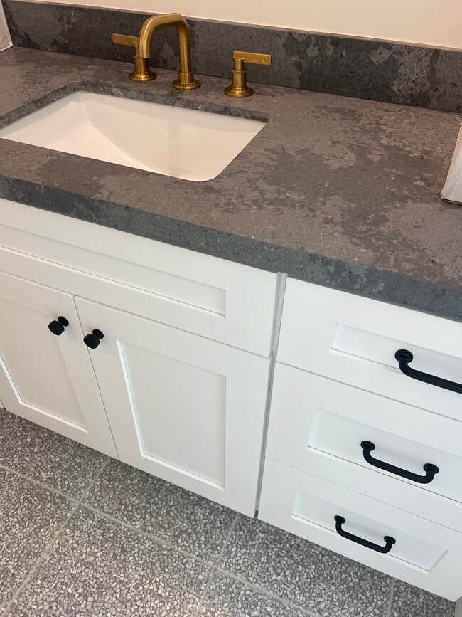 Photo - 919 Bayview Dr