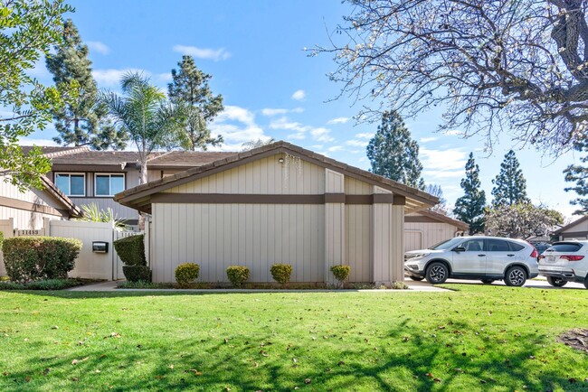 Photo - 11487 Matinal Cir Townhome