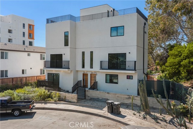 Building Photo - 2517 Alsace Ave
