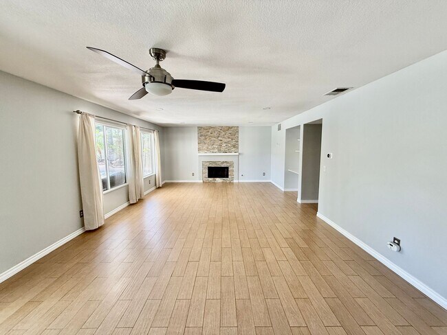 Photo - Executive Pool Home w/Solar