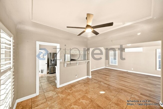 Photo - 1765 Stanley Ave