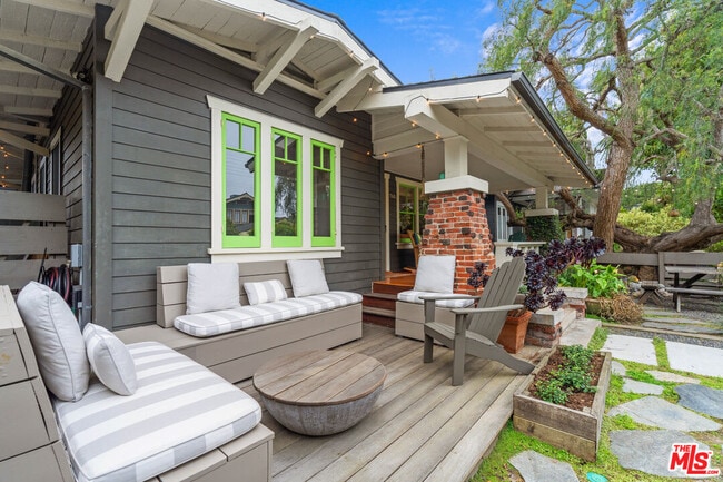 Photo - 740 Marco Pl