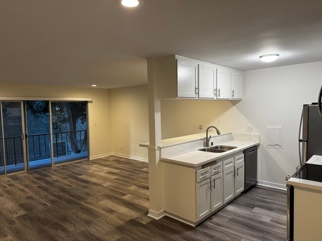 Building Photo - 280 Molino Ave Unit 108