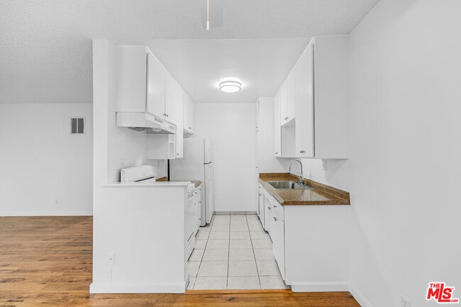 Photo - 1812 N Gramercy Pl Unit 4