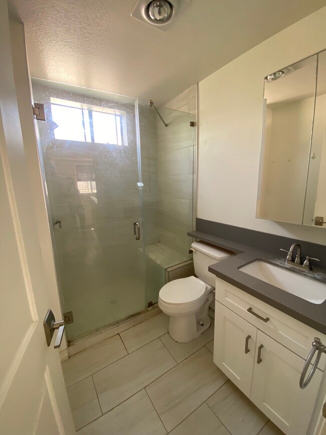 Photo - 1801 W Victory Blvd