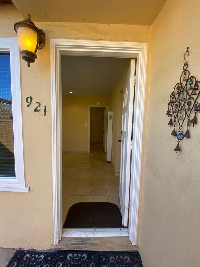 Photo - 921-923 Missouri St Unit 921