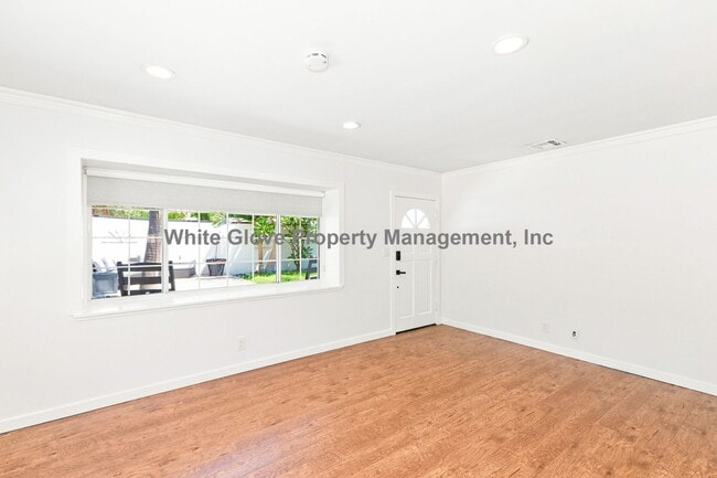 Photo - Rare Gated Orange Park Acres 3 Bedroom Property Featuring a Commercial Workshop & Studio