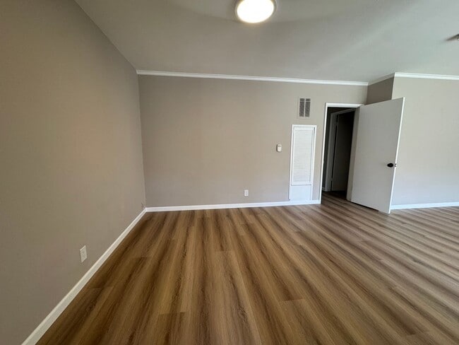 Photo - 337 Rexford Dr Unit 337 S Rexford Dr 6