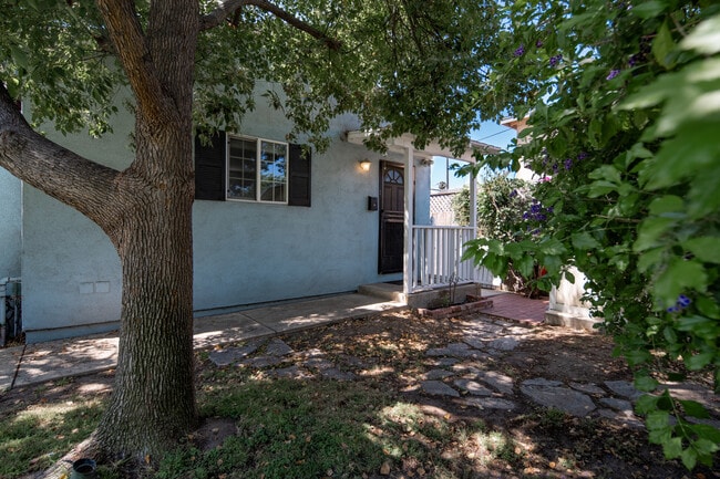 Photo - 5509 Willowcrest Ave Unit Guesthouse