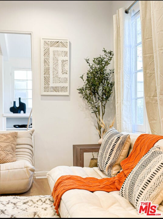 Photo - 239 S Doheny Dr