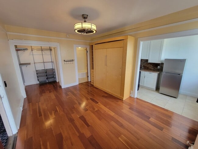 Photo - Spacious Studio at the Cooper Arms in the ... Unit 1010