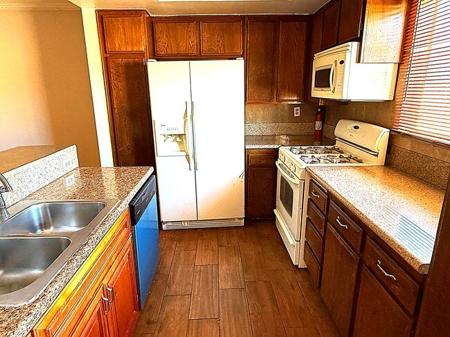 Photo - 13623 Valerio St