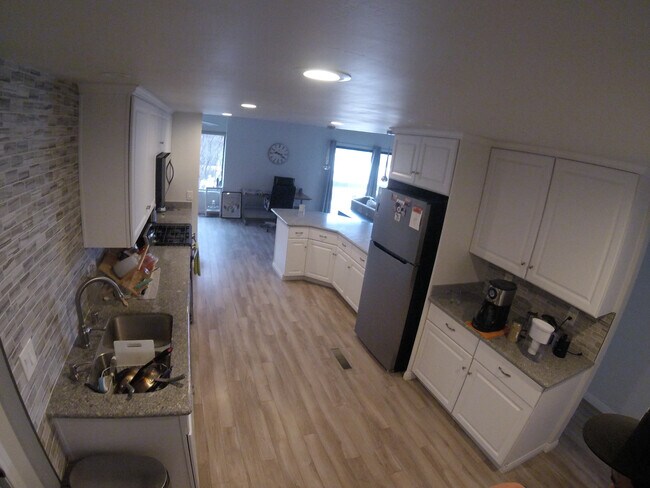 Photo - 6684 Reservoir Ln