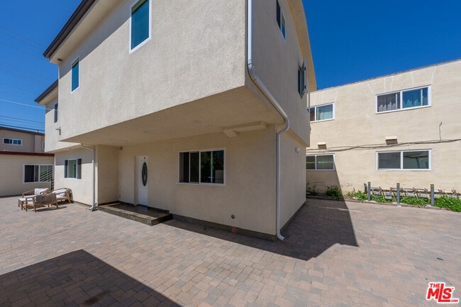 Photo - 1031 Thompson Ave Townhome