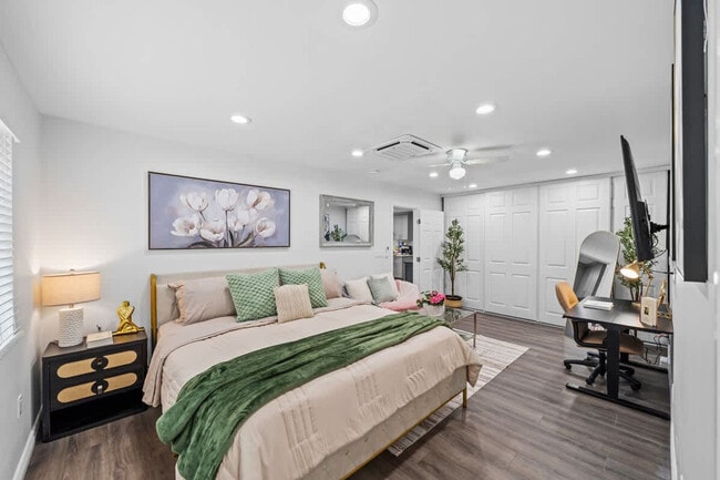 Photo - 10983 Parkdale Ave Unit ID1465001P