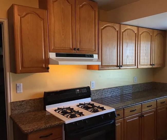 Photo - 3823 Demus St