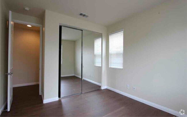 Building Photo - 13744 Dellbrook St Rental