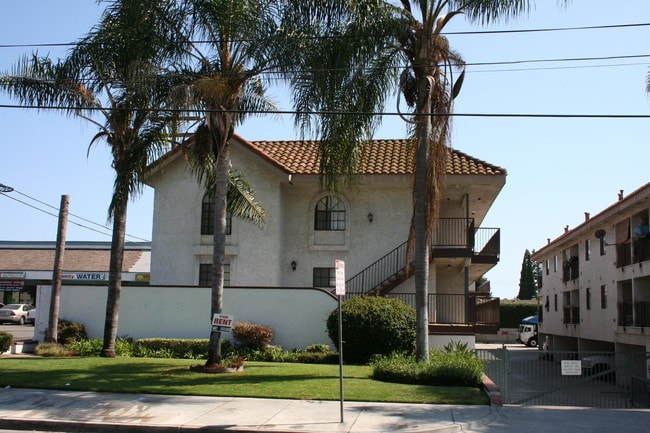 Photo - 2540 W Lincoln Ave Unit 101