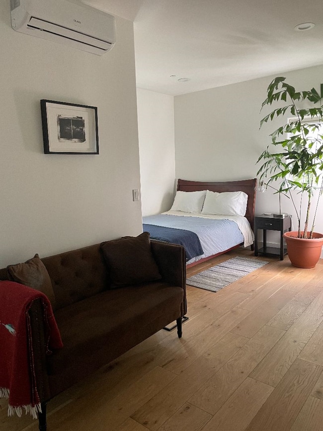 Photo - 648 E Fairview Blvd