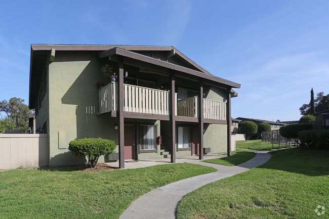 Saddleback Ranch Apartments - Saddleback Ranch Apartments