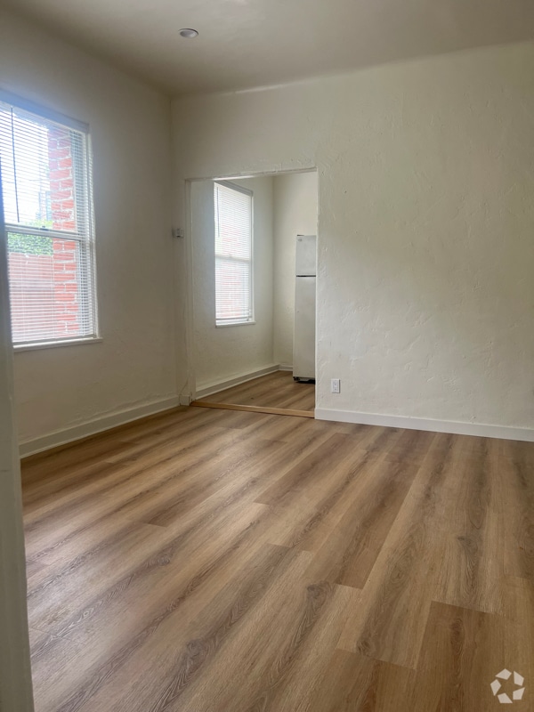 Building Photo - 1117 S Norton Ave Rental