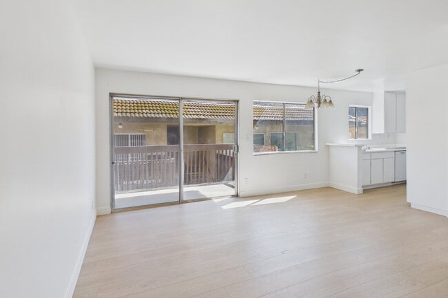 Photo - La Cresta Apartments