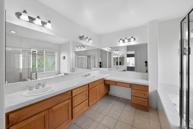 Photo - 11677 Swan Lake Dr