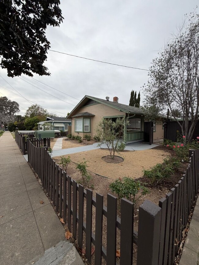 Photo - 535-537 E. Van Bibber Unit 535