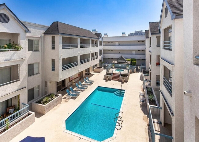 Photo - 300 N El Molino Ave Unit 201