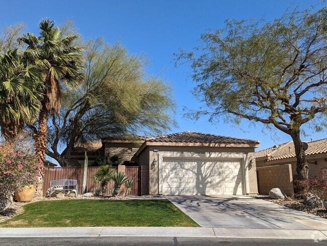 Building Photo - Beautiful Three Bedroom Home