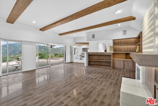 Photo - 935 Linda Flora Dr