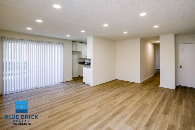 Building Photo - 5452 Corteen Pl Unit 18