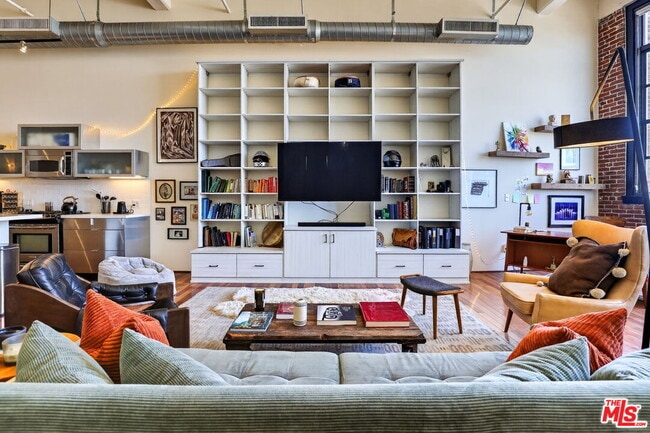 Photo - 1850 Industrial St Unit 606
